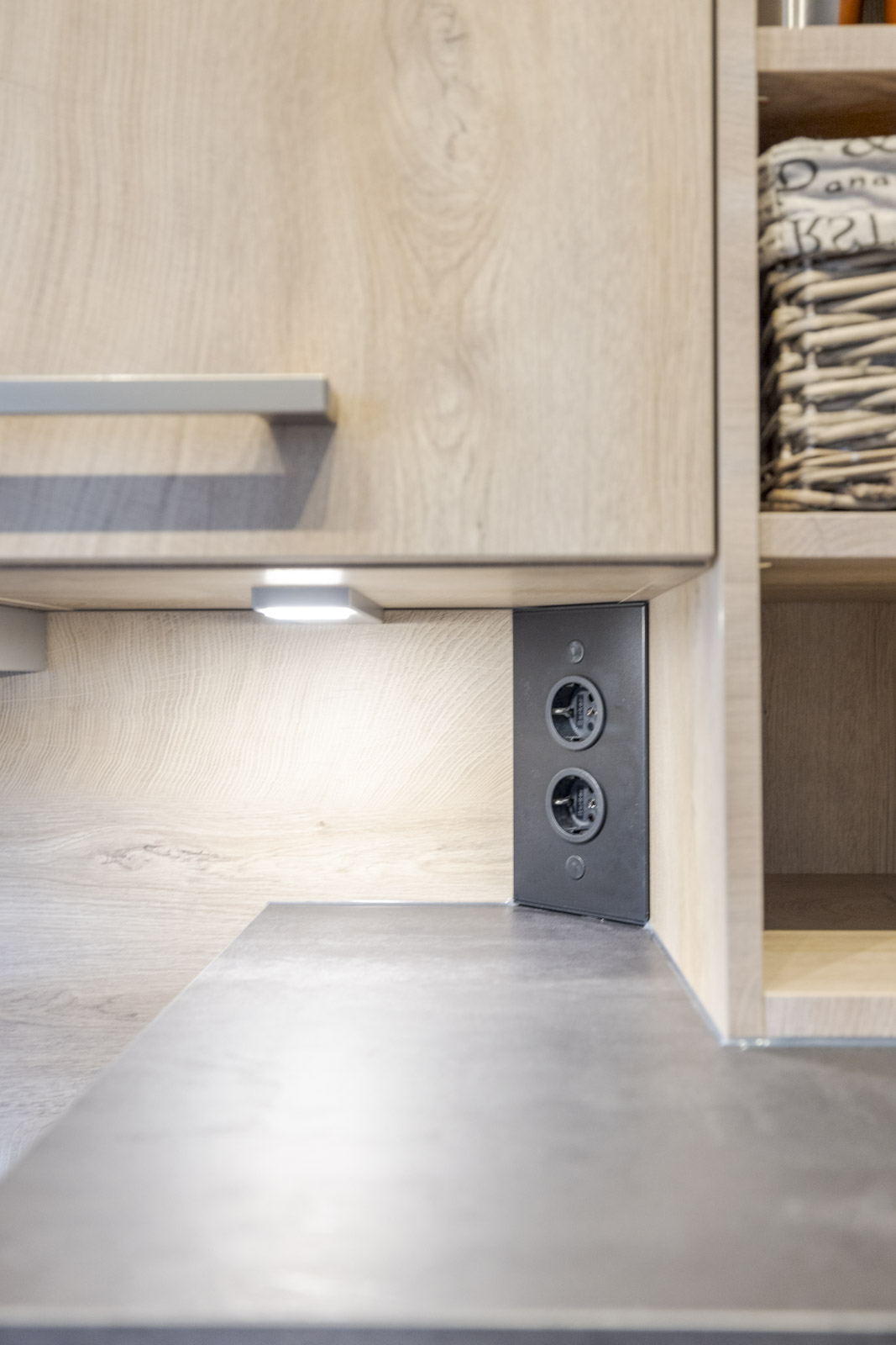 Entdecke die Eleganz: Moderne Küche von Ballerina in Beton und Holz – Foto 10