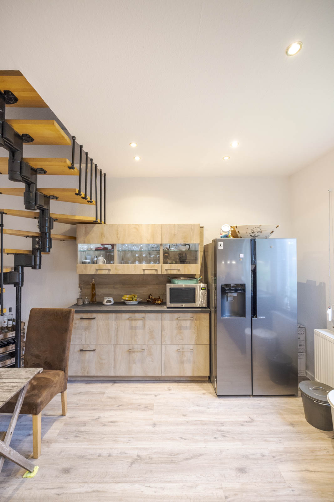 Entdecke die Eleganz: Moderne Küche von Ballerina in Beton und Holz – Foto 2