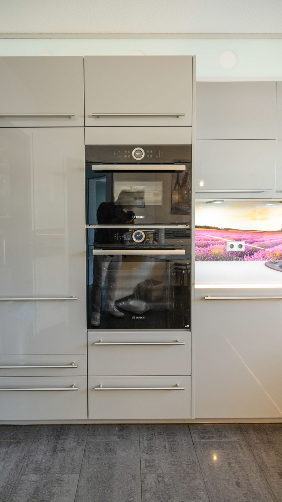 Bosch-Backofen HBG856XB6 und Dampfgarer CDG634BB1 im Arktisgrau-Hochschrank