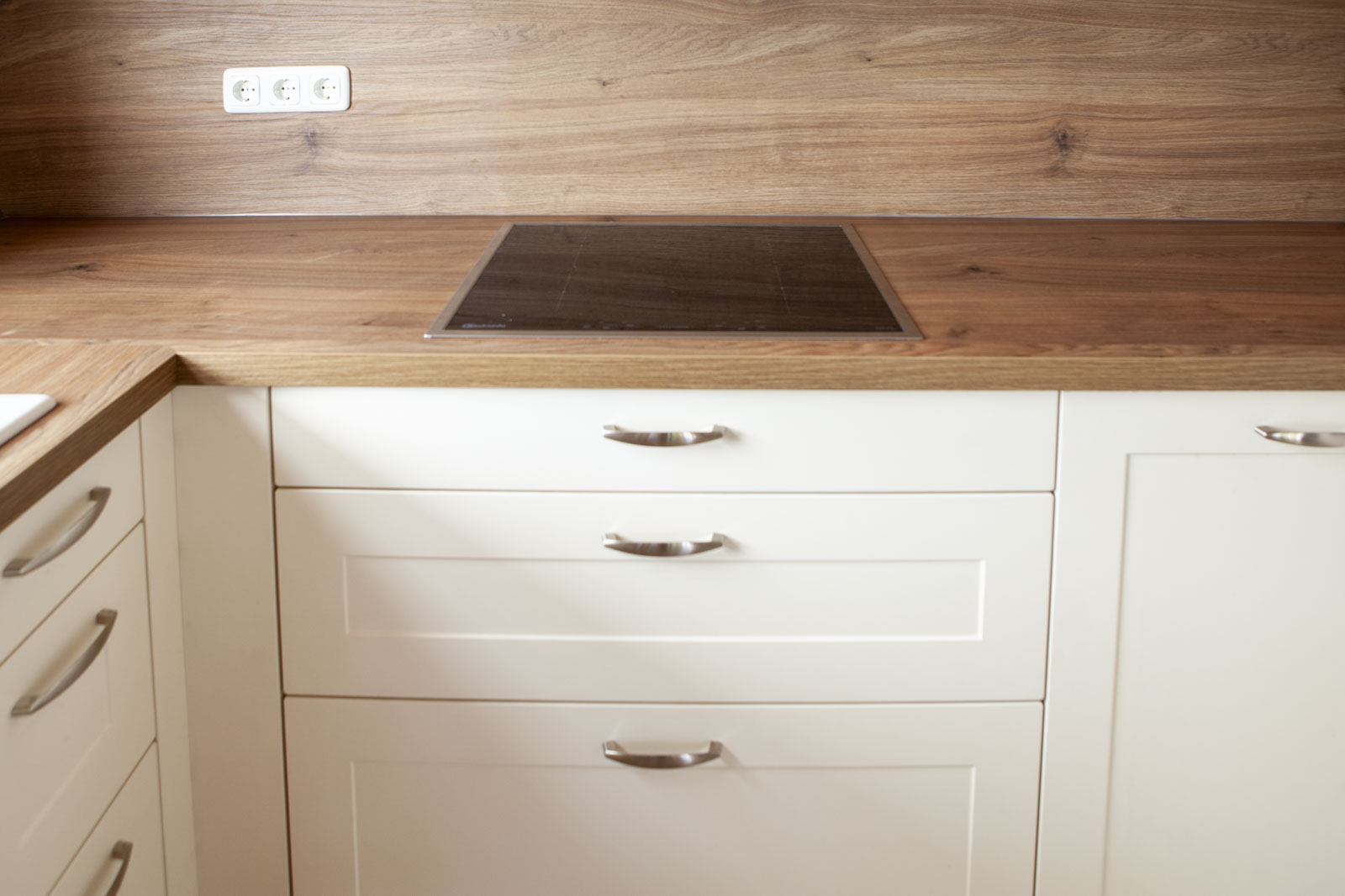 Moderne Landhausküche: Eleganz, Funktionalität und Liebe zum Detail – Foto 10