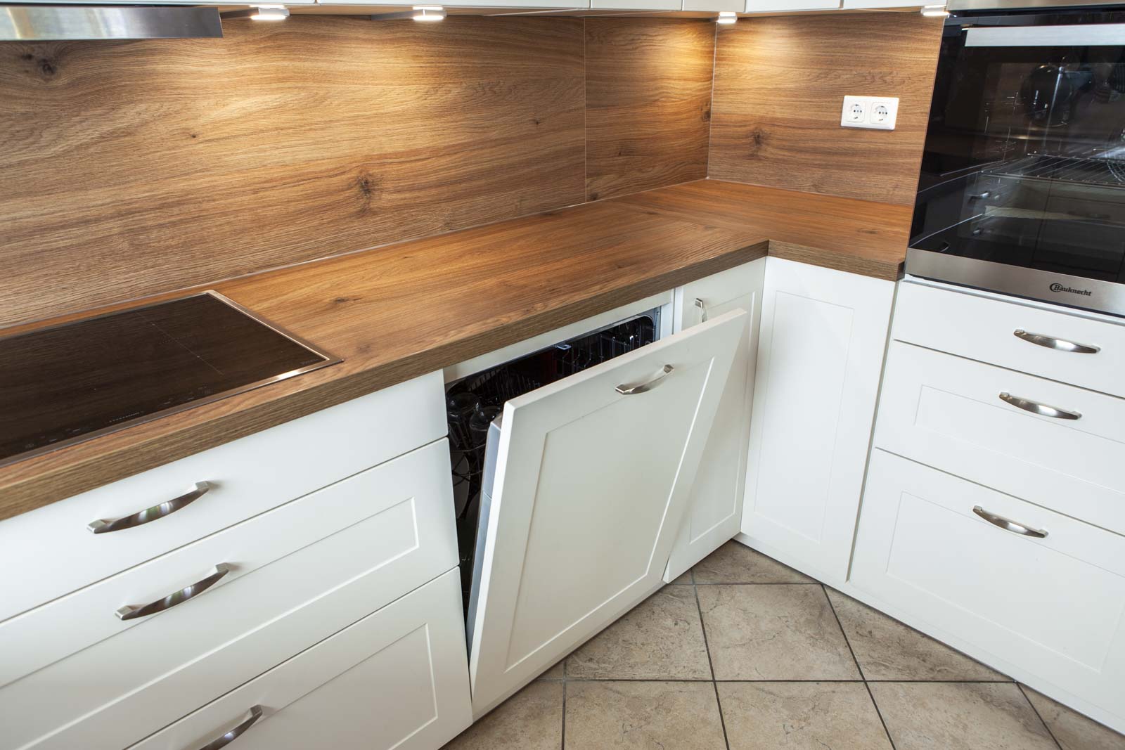 Moderne Landhausküche: Eleganz, Funktionalität und Liebe zum Detail – Foto 5